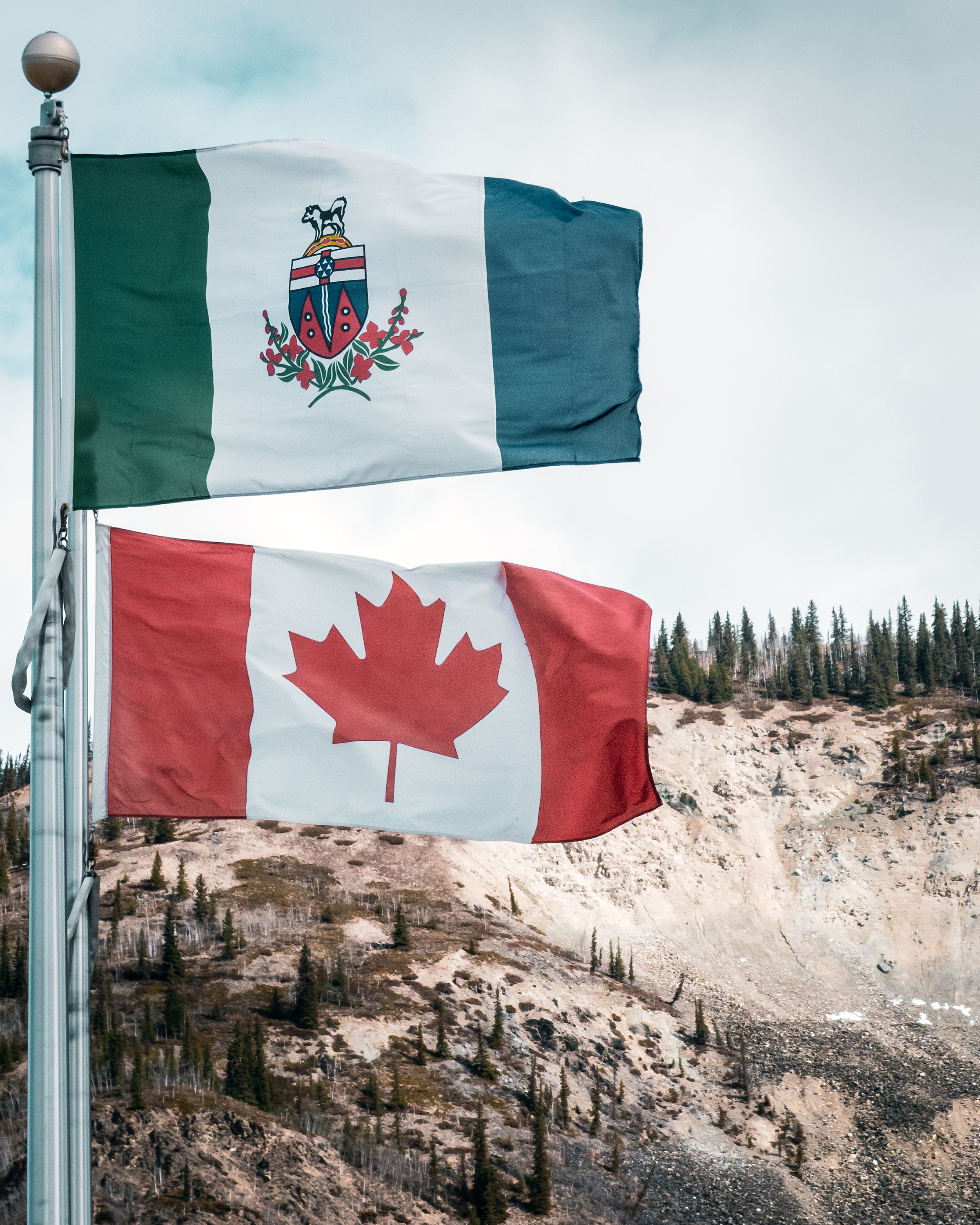 Immersion sur la terre du soleil de minuit : le Yukon, Canada