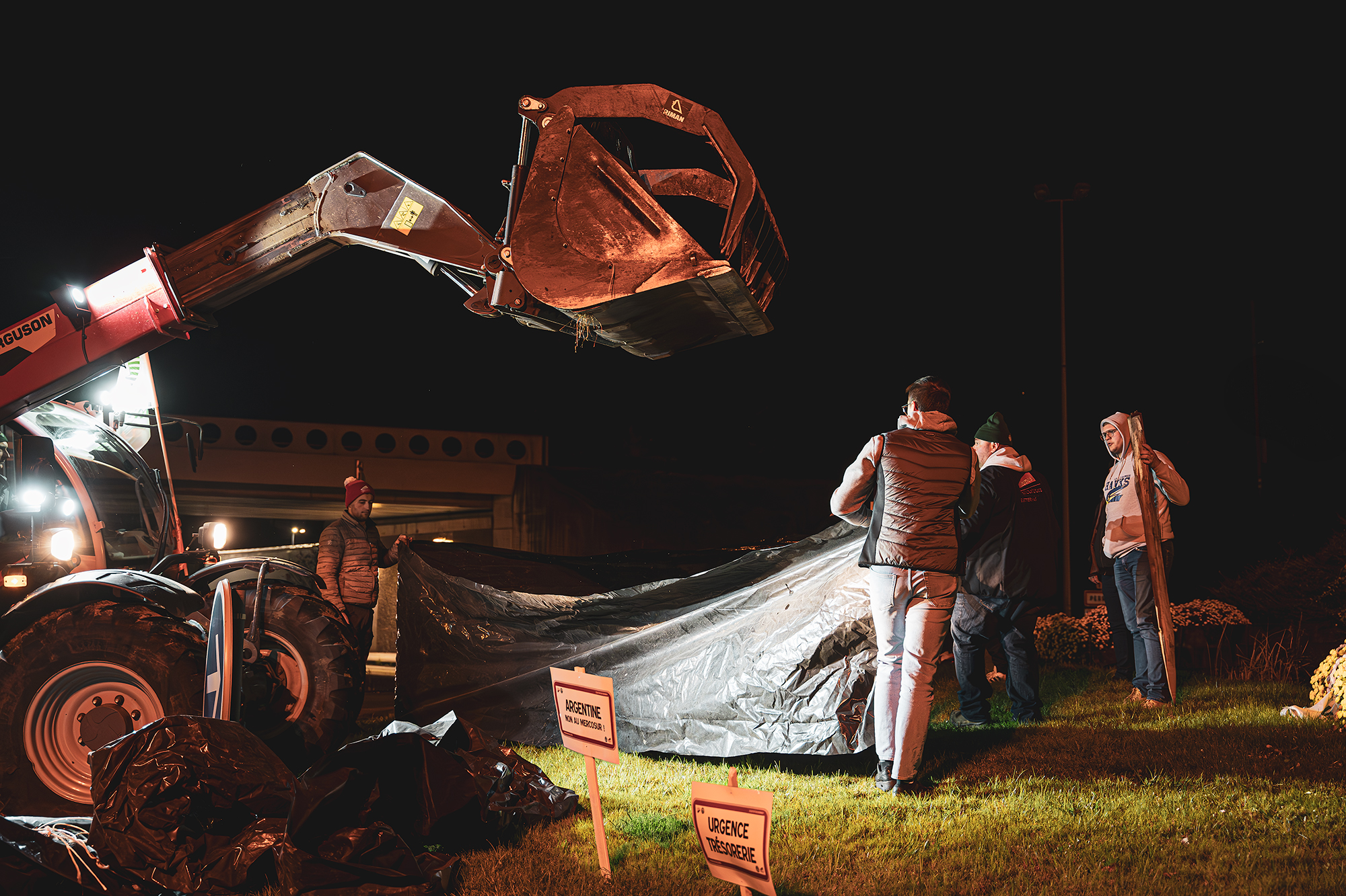 Agriculteurs mobilisés contre le Mercosur le 18 novembre 2024 à Lons-le-Saunier, Jura, Bourgogne-Franche-Comté